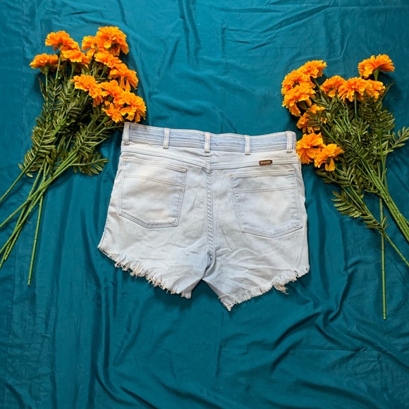 Short jeans - Picture 3 of 3